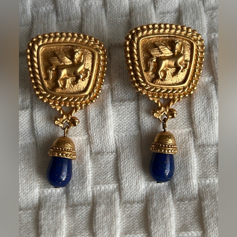 Avon Gold Tone Pegasus Drop Earrings with Blue Lapis Dangles (4)